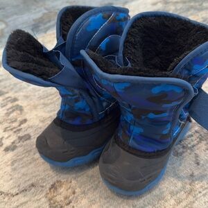 KAMIK KIDS' SNOWBUG 5 SNOW BOOT (INFANT/TODDLER). Size 7 blue.